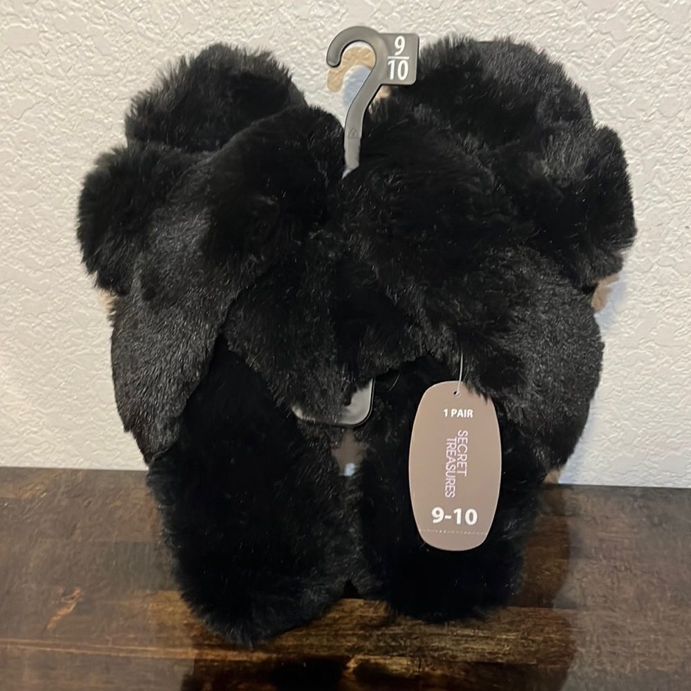 Women's Black Fuzzy Sandals